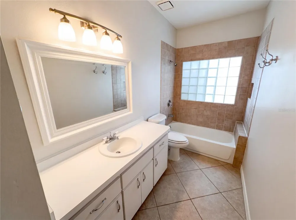 680 MACGLENROSS DRIVE Oviedo, FL 32765