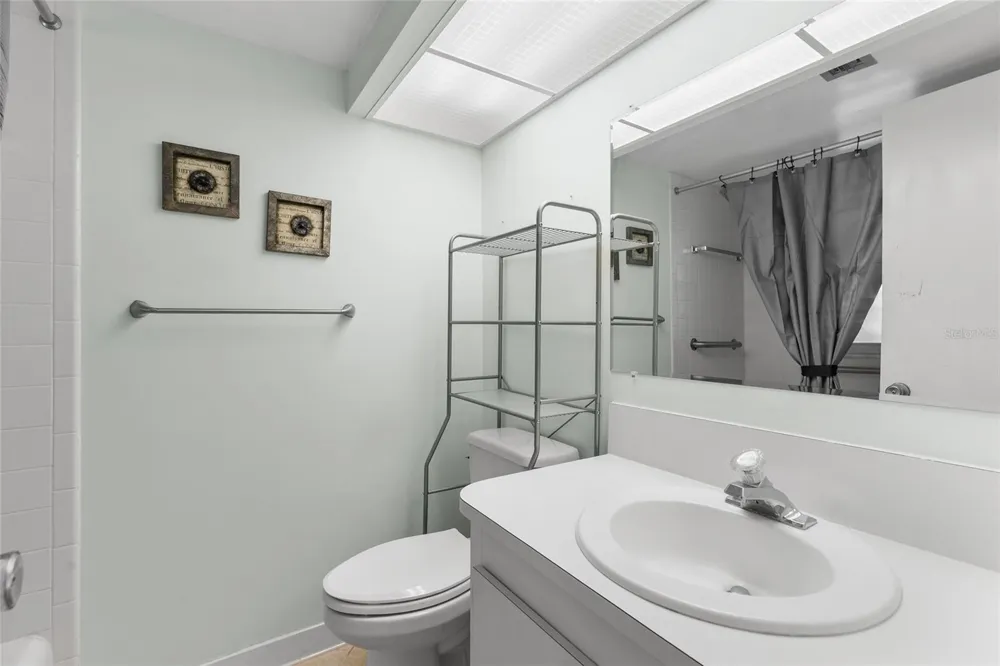 4775 COVE CIRCLE #202 St Petersburg, FL 33708