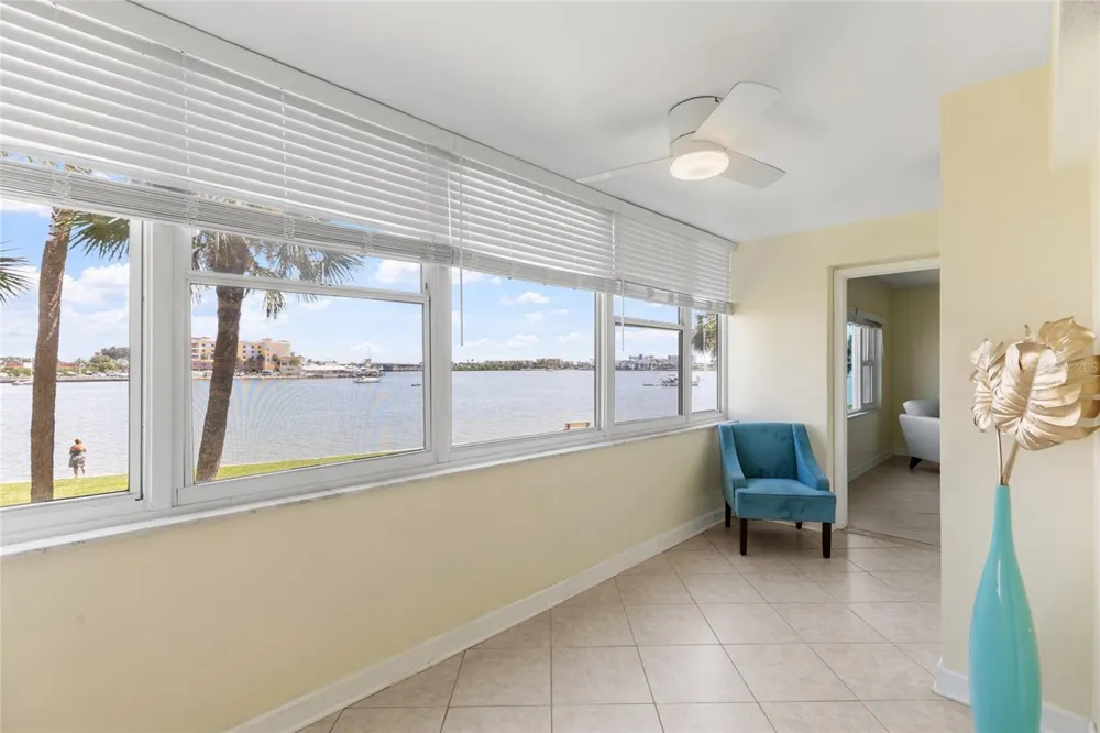 4775 COVE CIRCLE #202 St Petersburg, FL 33708