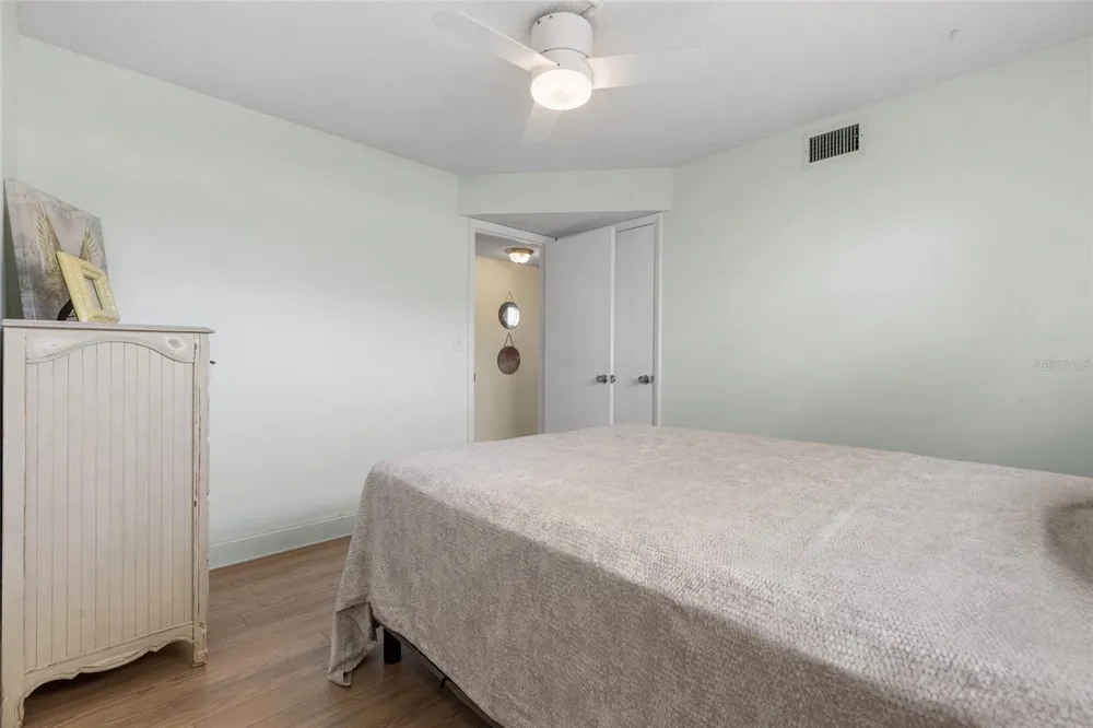 4775 COVE CIRCLE #202 St Petersburg, FL 33708