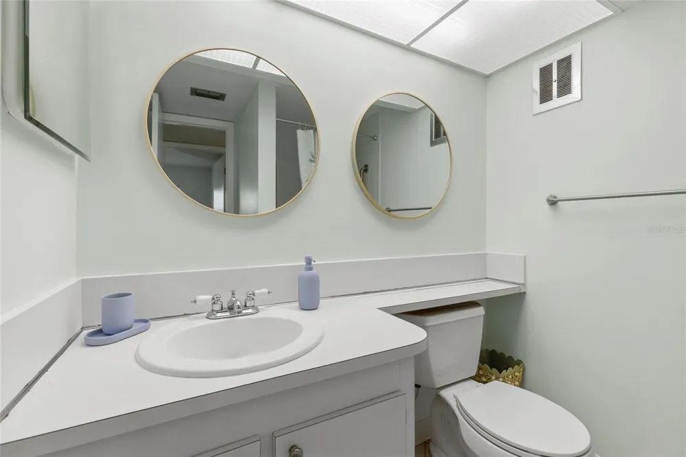 4775 COVE CIRCLE #202 St Petersburg, FL 33708