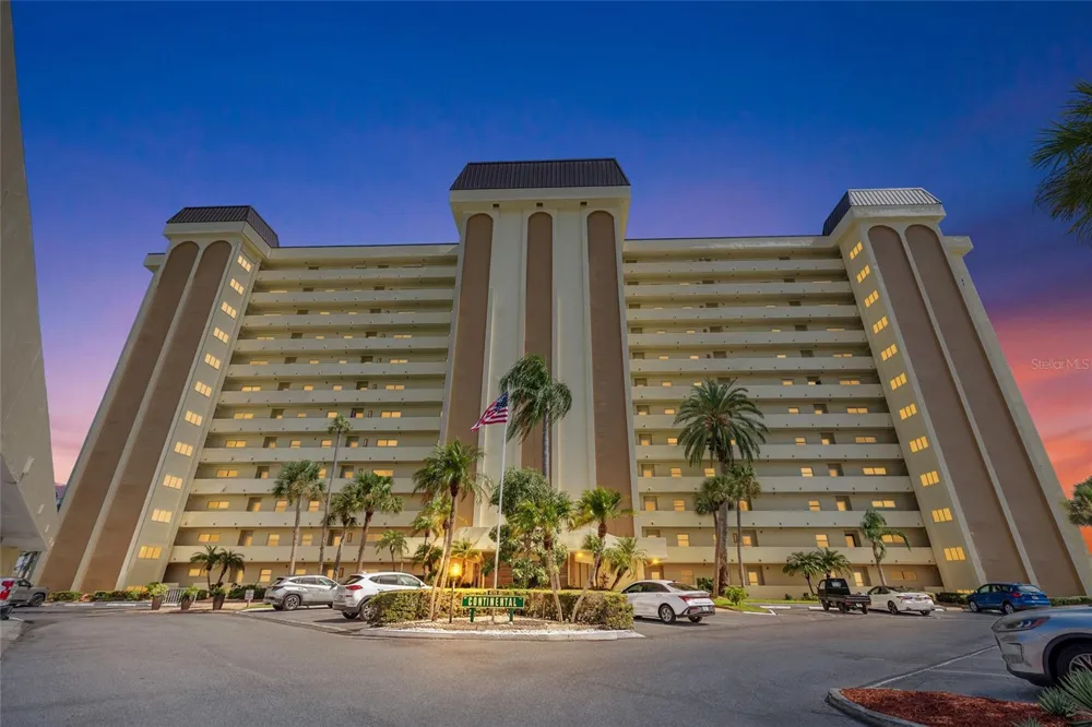 4775 COVE CIRCLE #202 St Petersburg, FL 33708