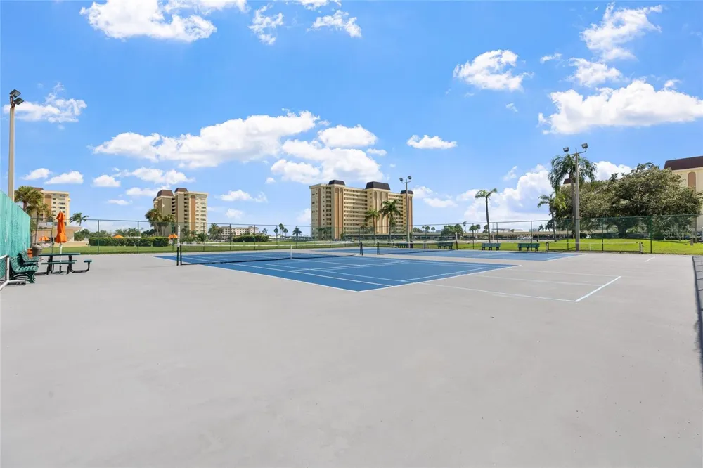 4775 COVE CIRCLE #202 St Petersburg, FL 33708