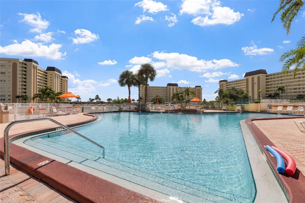 4775 COVE CIRCLE #202 St Petersburg, FL 33708