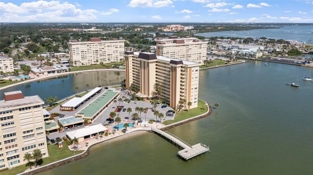 4775 COVE CIRCLE #202 St Petersburg, FL 33708