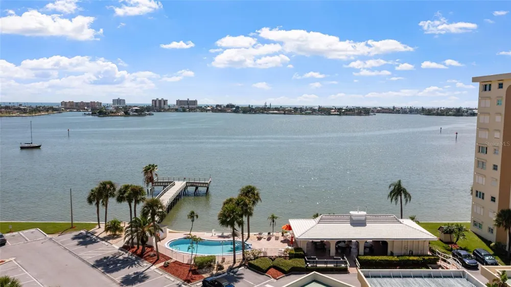 4775 COVE CIRCLE #202 St Petersburg, FL 33708
