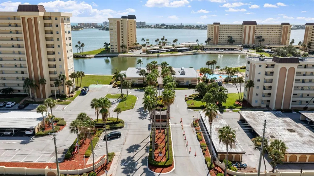 4775 COVE CIRCLE #202 St Petersburg, FL 33708