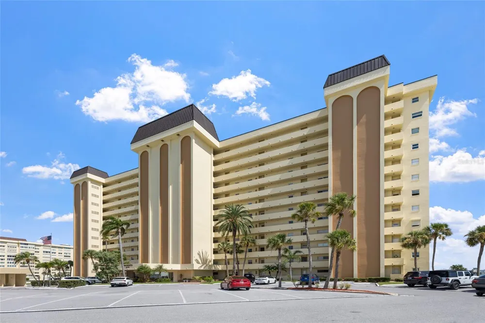 4775 COVE CIRCLE #202 St Petersburg, FL 33708