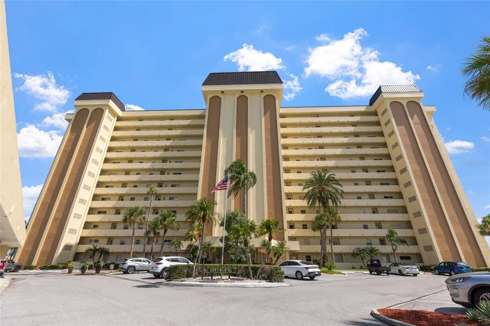 4775 COVE CIRCLE #202 St Petersburg, FL 33708