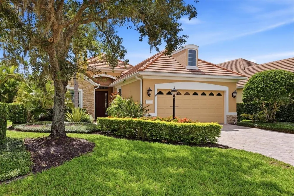 7443 EDENMORE STREET Bradenton, FL 34202