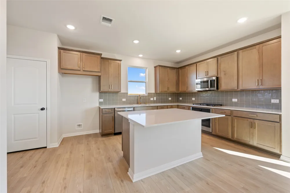 200 Clover Bend Liberty Hill, TX 78642