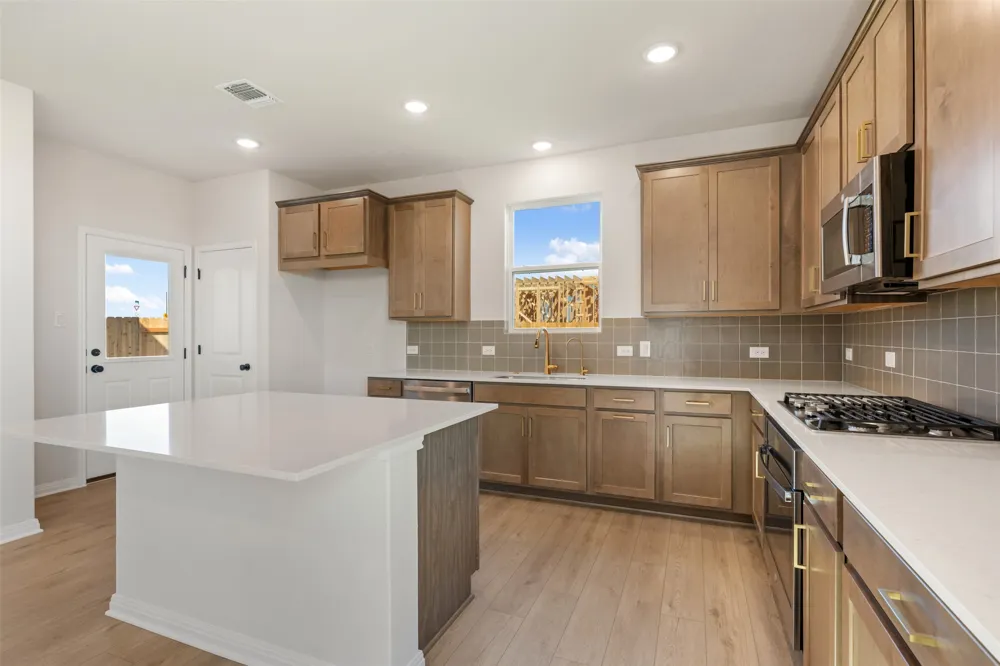 200 Clover Bend Liberty Hill, TX 78642
