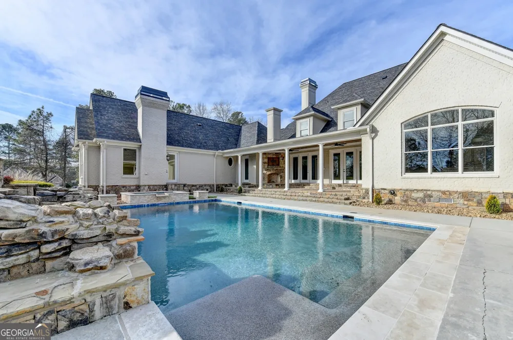 4045 Ridge RD Buford, GA 30519