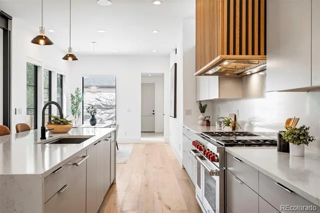 959 S Vine Street Denver, CO 80209