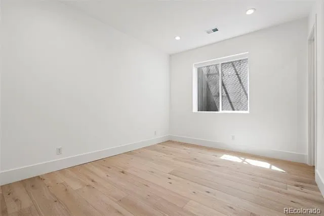 959 S Vine Street Denver, CO 80209