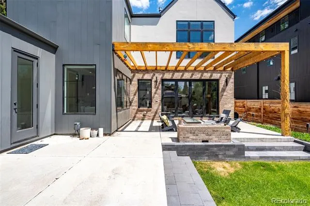 959 S Vine Street Denver, CO 80209