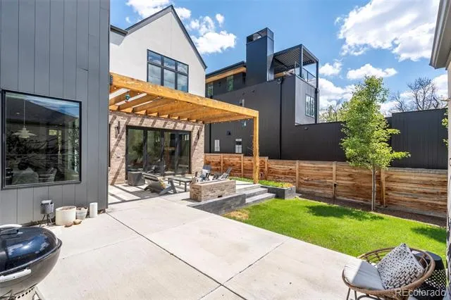 959 S Vine Street Denver, CO 80209