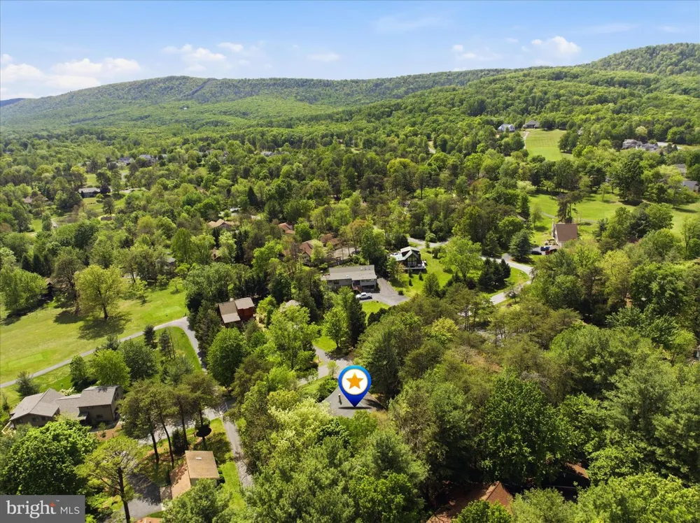 530 TECUMSEH TRL Hedgesville, WV 25427