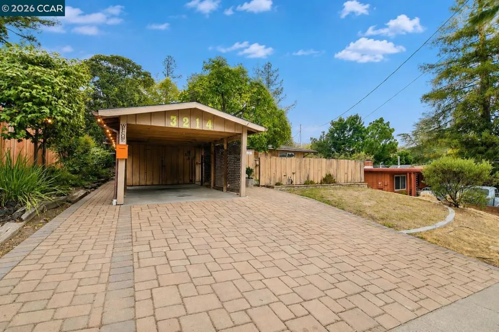 3214 Pine St. Martinez, CA 94553