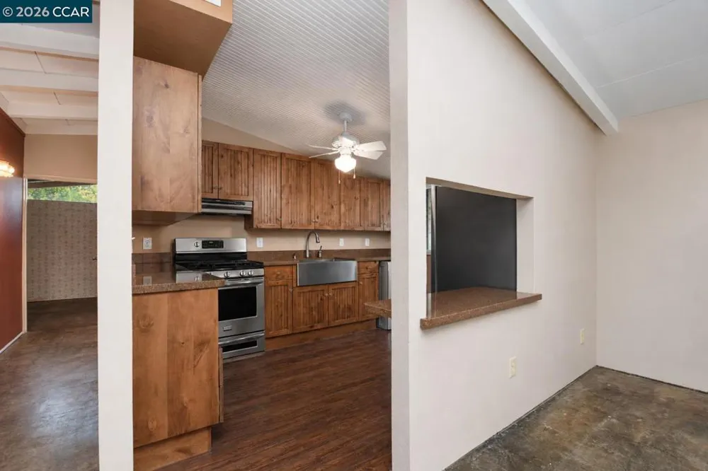 3214 Pine St. Martinez, CA 94553