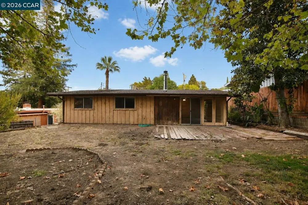 3214 Pine St. Martinez, CA 94553