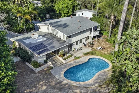 15 La Crescenta Drive