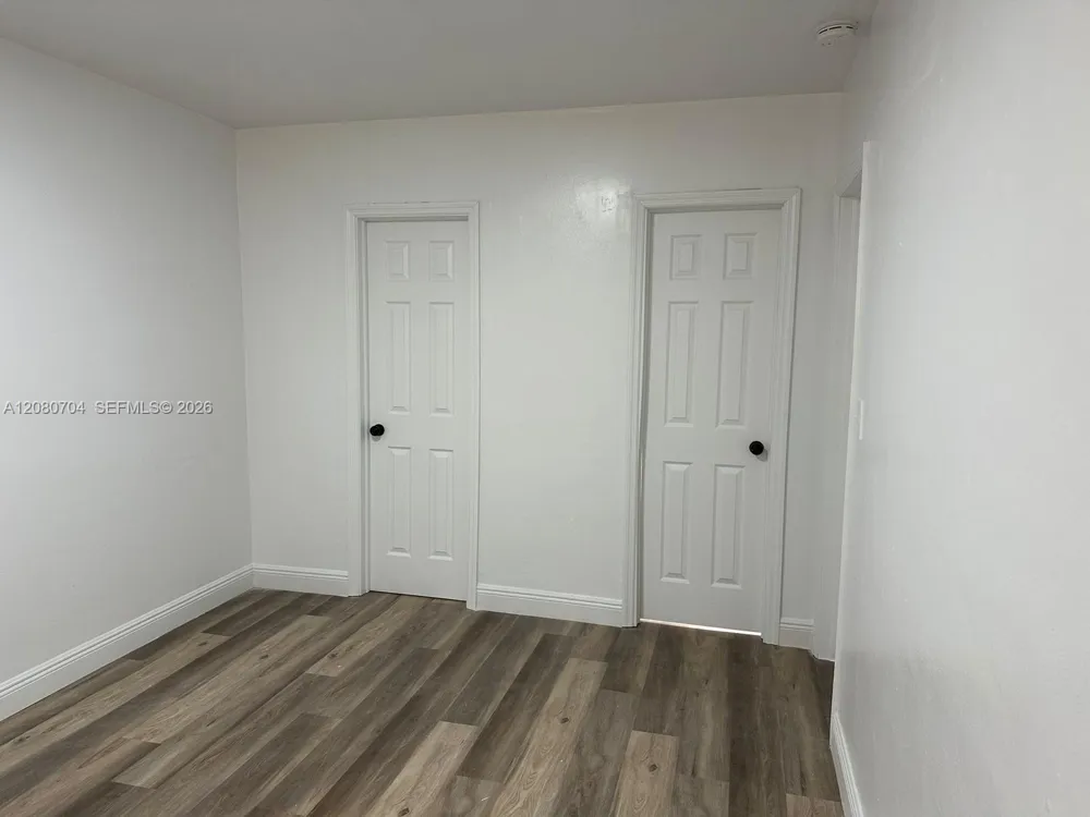 319 NE 2nd St #4 Hallandale Beach, FL 33009