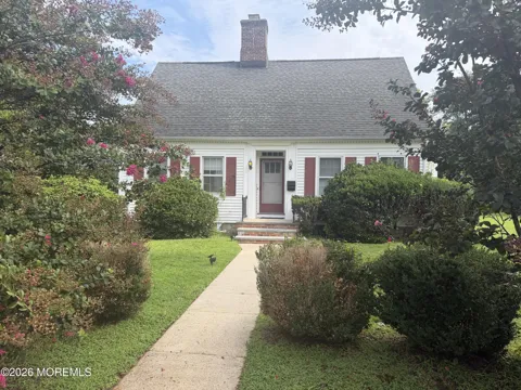 611 Blanchard Parkway