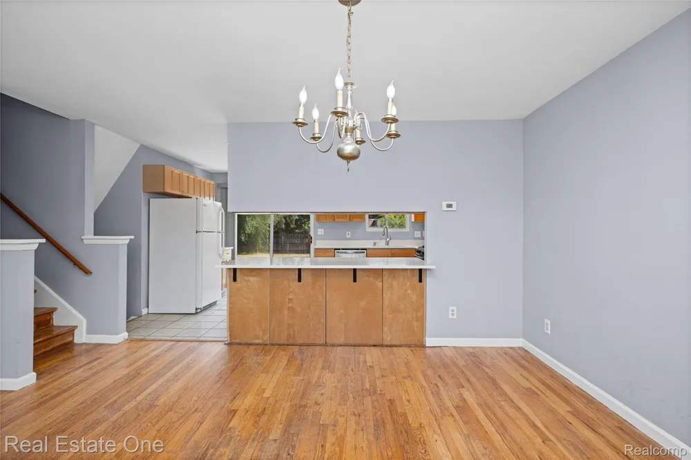 348 Decca Drive White Lake Charter Township, MI 48386
