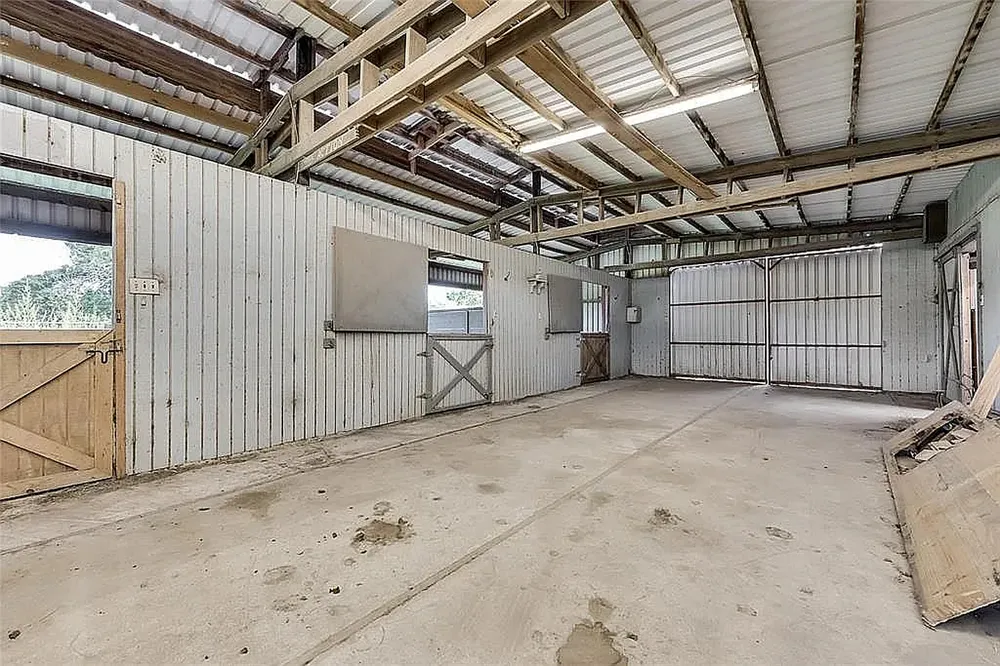 740 Fm 27 W Streetman, TX 75859