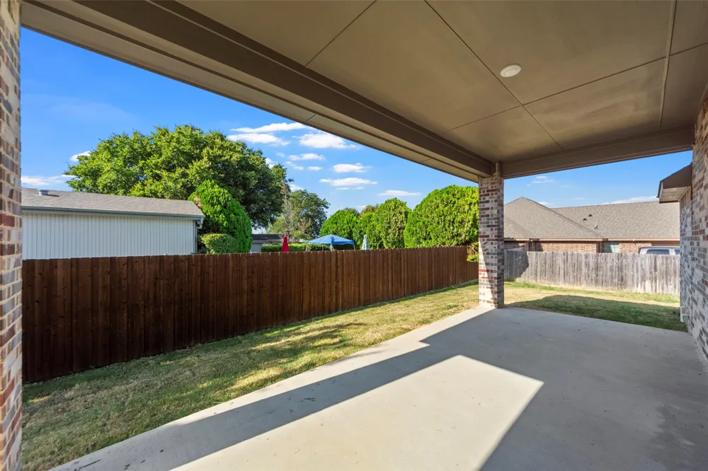 2201 UHL ROAD Glenn Heights, TX 75154