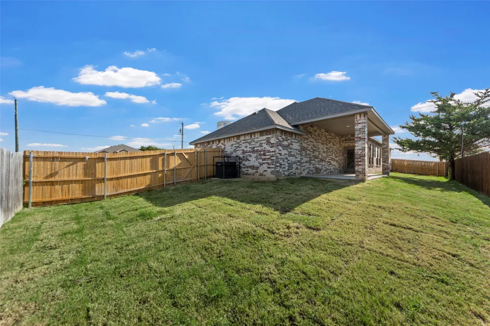 2201 UHL ROAD Glenn Heights, TX 75154