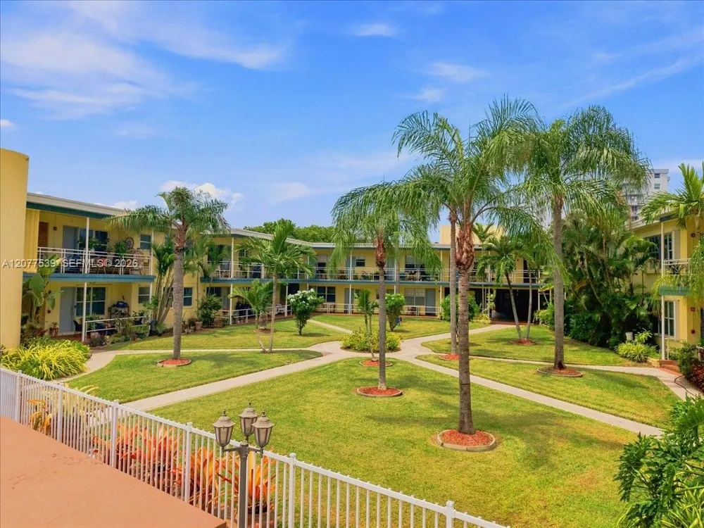 910 Bay Dr #15 Miami Beach, FL 33141