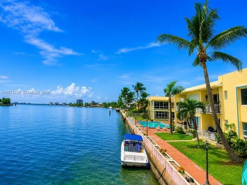 910 Bay Dr #15 Miami Beach, FL 33141