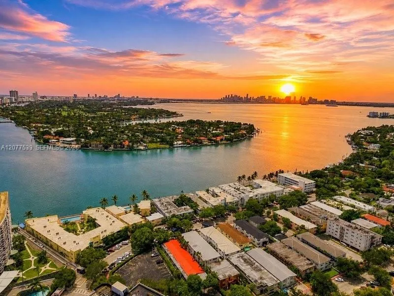 910 Bay Dr #15 Miami Beach, FL 33141