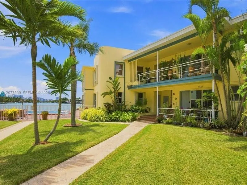 910 Bay Dr #15 Miami Beach, FL 33141