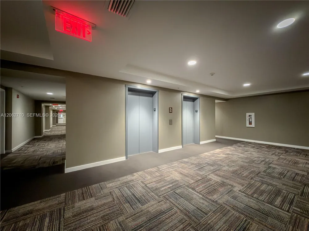 7825 NW 107th Ave #301 Doral, FL 33178