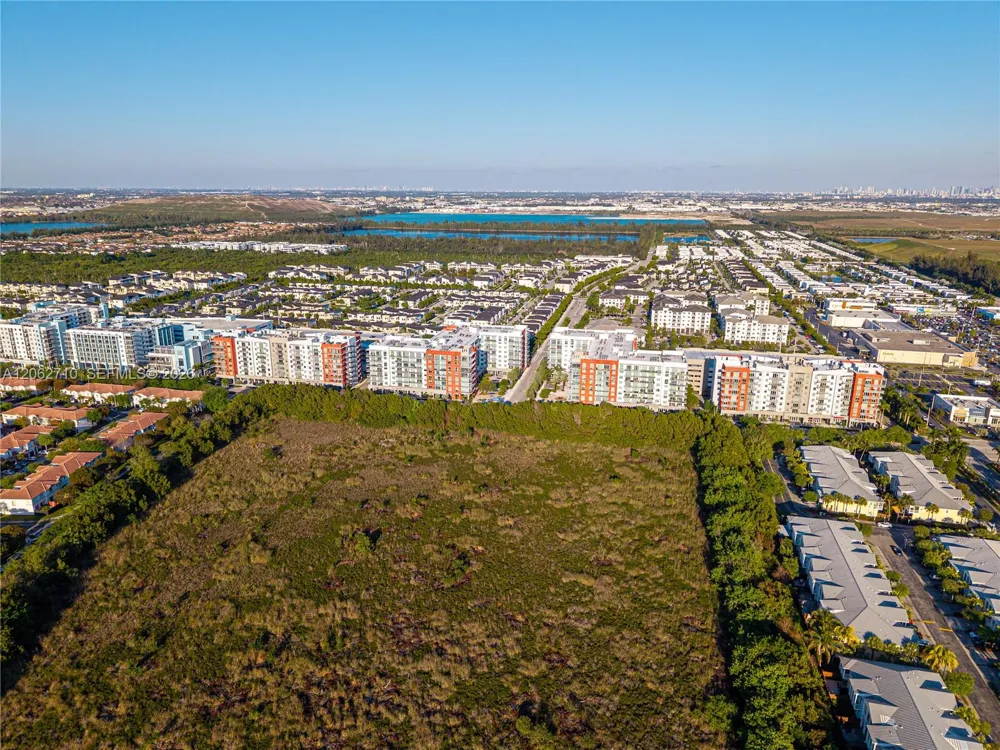7825 NW 107th Ave #301 Doral, FL 33178