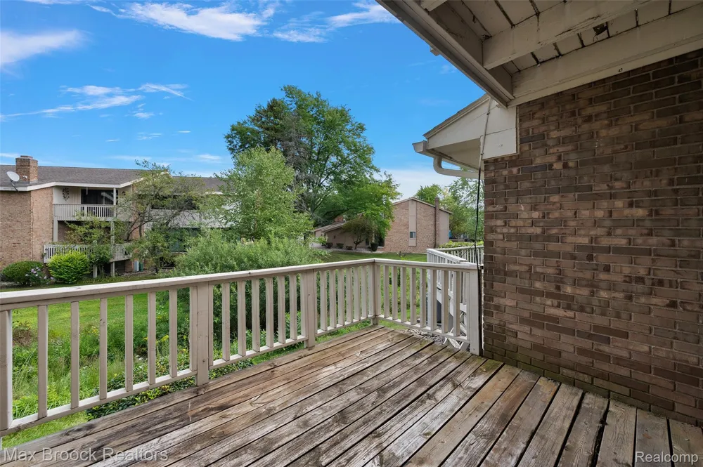 7139 Creeks Crossing West Bloomfield Charter Township, MI 48322