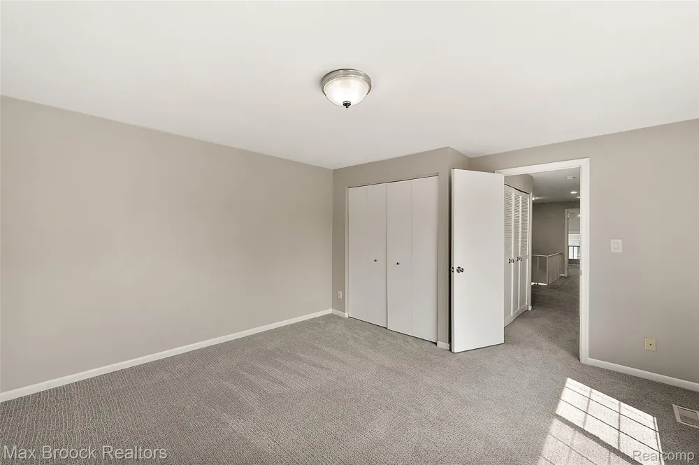 7139 Creeks Crossing West Bloomfield Charter Township, MI 48322