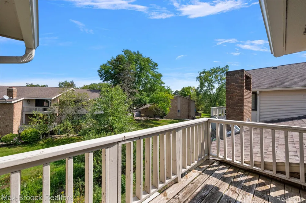 7139 Creeks Crossing West Bloomfield Charter Township, MI 48322