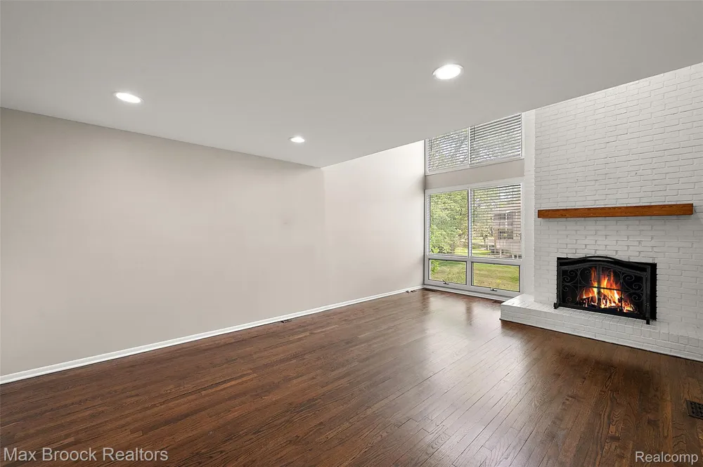 7139 Creeks Crossing West Bloomfield Charter Township, MI 48322