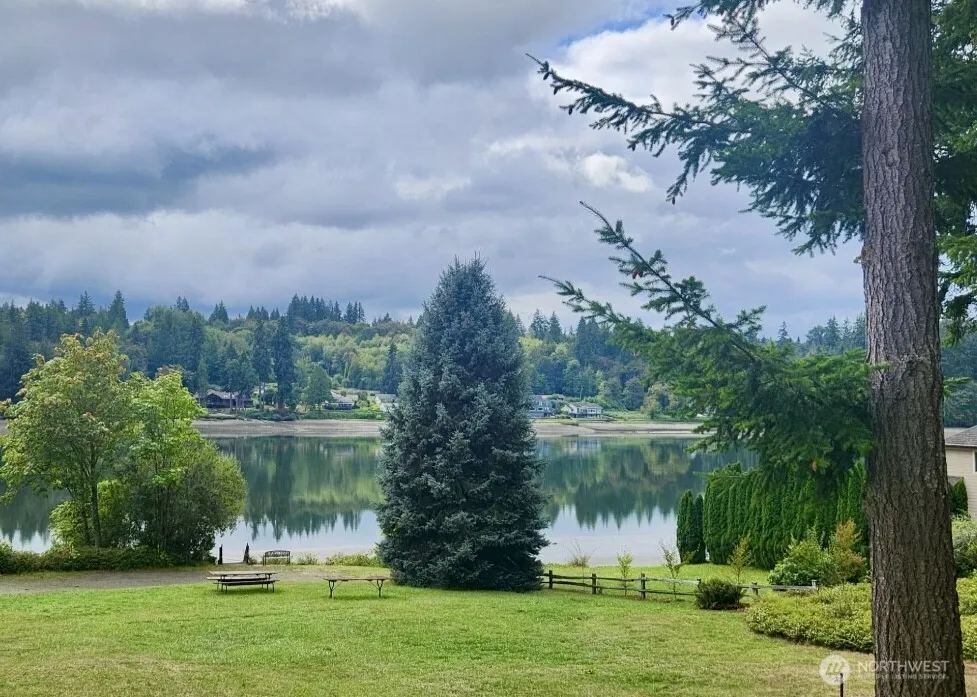 40 E Ridgeview Drive Shelton, WA 98584