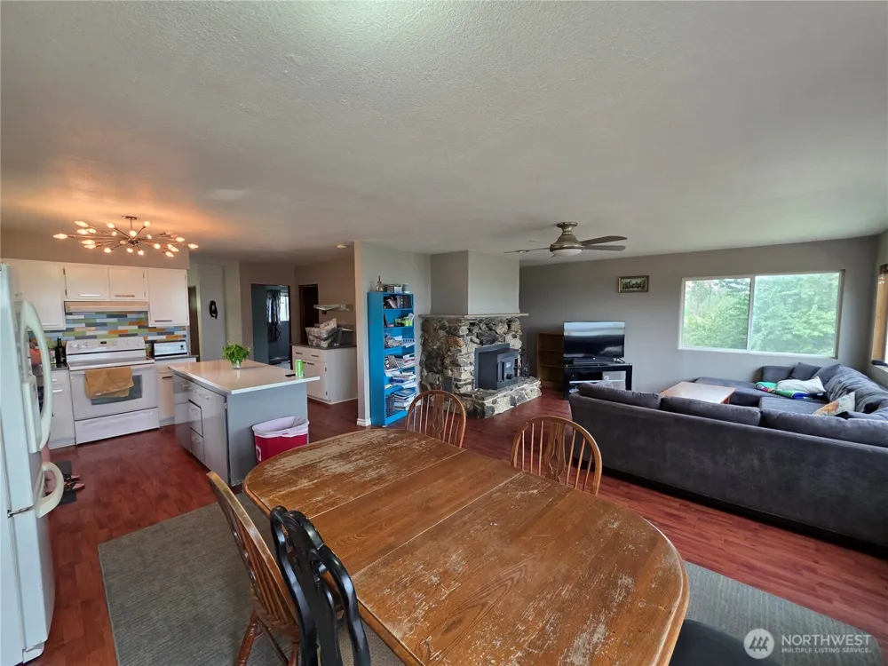 81 B Golden Road Oroville, WA 98844