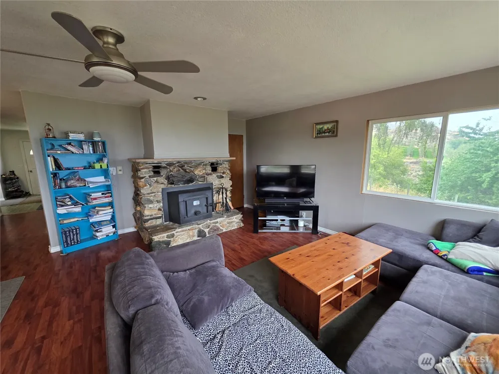 81 B Golden Road Oroville, WA 98844