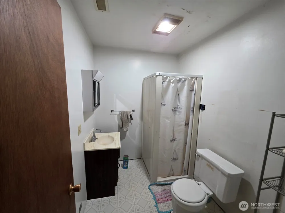 81 B Golden Road Oroville, WA 98844