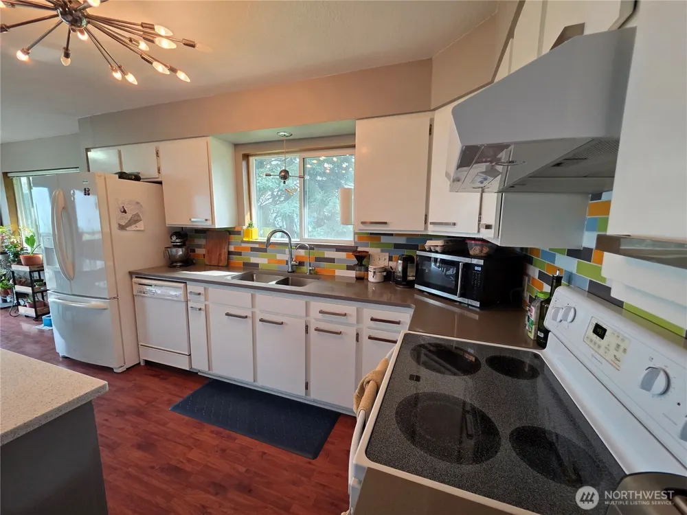 81 B Golden Road Oroville, WA 98844