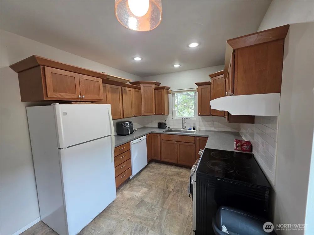 81 B Golden Road Oroville, WA 98844