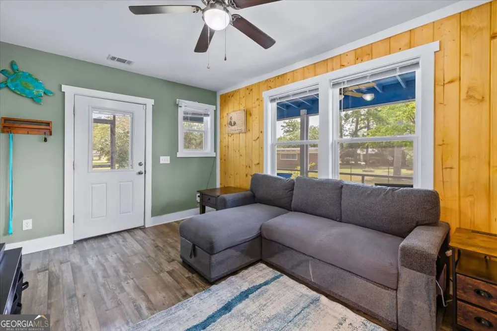 204 N Ash ST Springfield, GA 31329
