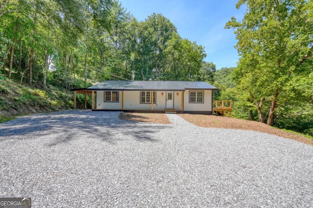 6564 Crooked Creek RD Young Harris, GA 30582
